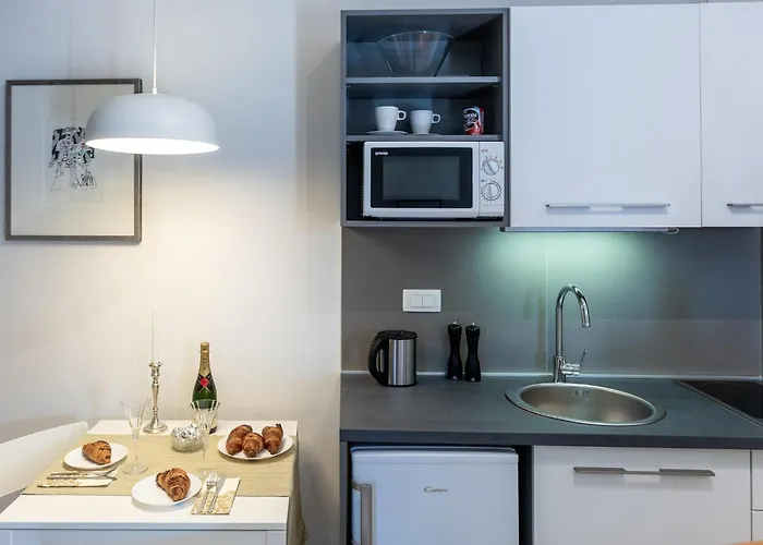 아파트 Romance - One Bedroom With Terrace R1 *