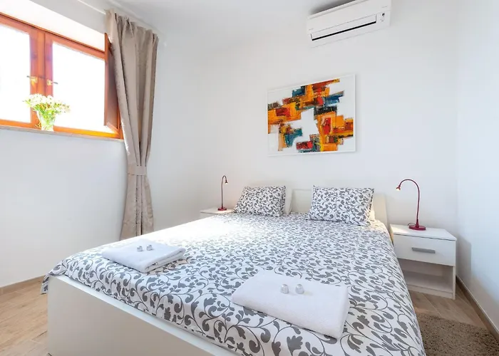 Romance - One Bedroom With Terrace R1